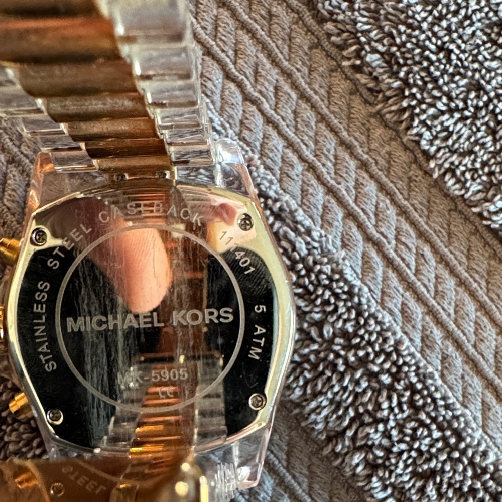 Michael Kors Rose Gold color women’s watch. - Picture 4 of 5